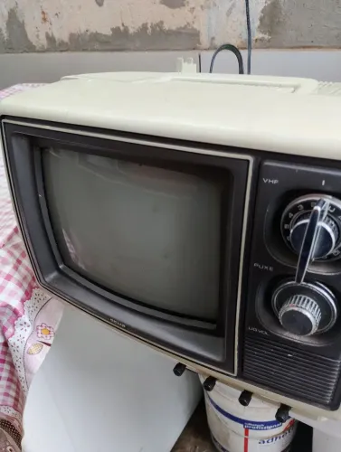 Tv semp pequena para colecionadores não funciona