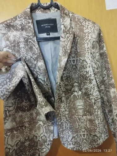 Bleiser yessica city semi novo veste 38 até um 42