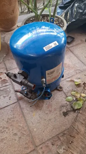 Compressor Danfoss MT50 220v trifásico