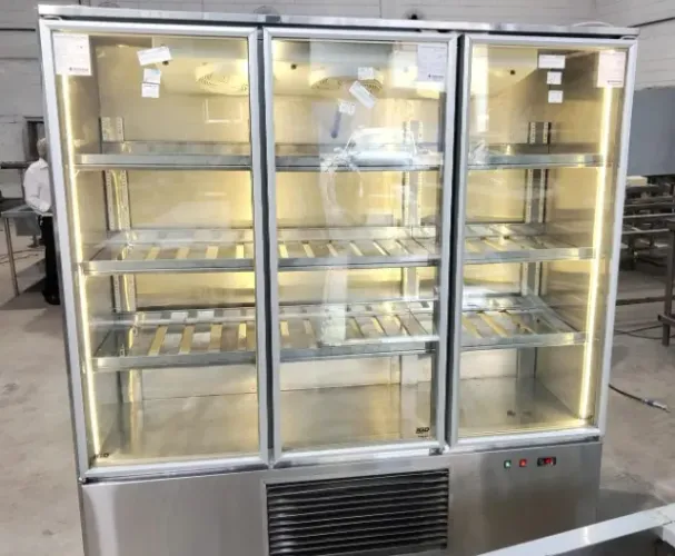 Expositor refrigerado geladeira comercial em Inox - 3 portas /ta