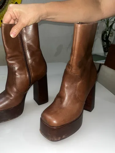Bota Arezzo 35