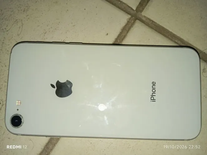 iPhone 8 tela quebrada e não liga, aproveitar somente as peças