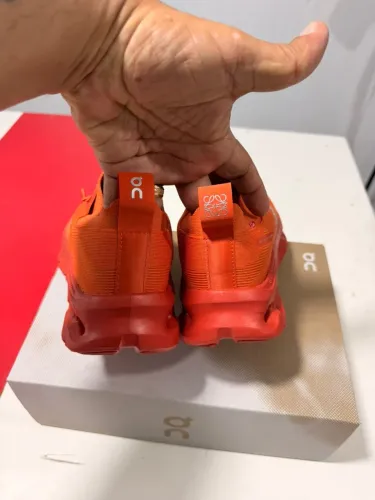 Tênis on Running grife loewe orange
