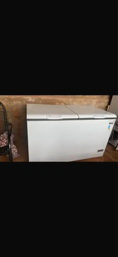 Freezer semi novo 