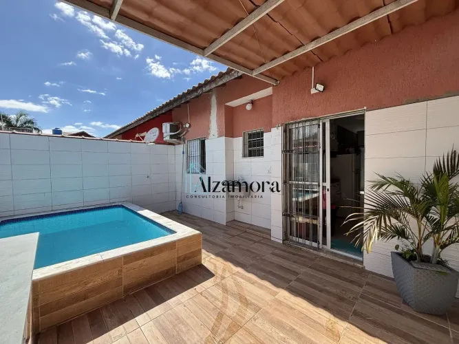 Casa com piscina em condomínio fechado a venda lado praia em Itanhaém.