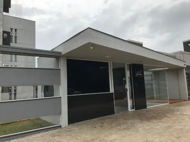 Apartamento Região Central com 02 dormitórios (01 suíte), cozinha planejada, garagem.