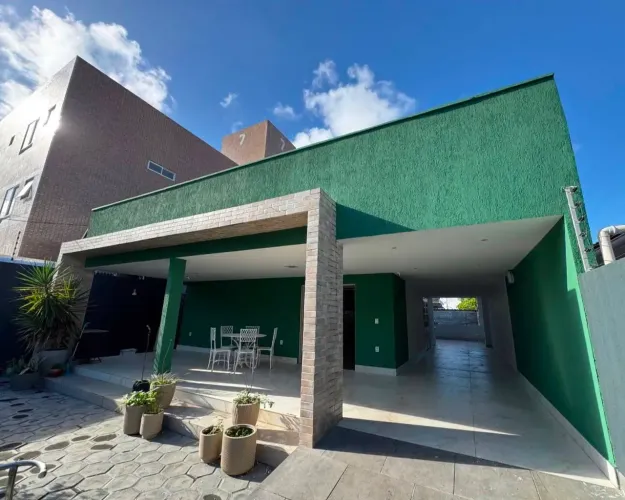 ALUGA-SE EXCELENTE CASA NO ALTIPLANO