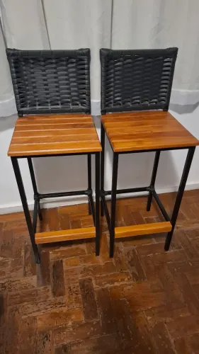 Maravilhosas banquetas em perfeito estado