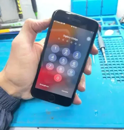 iPhone 8