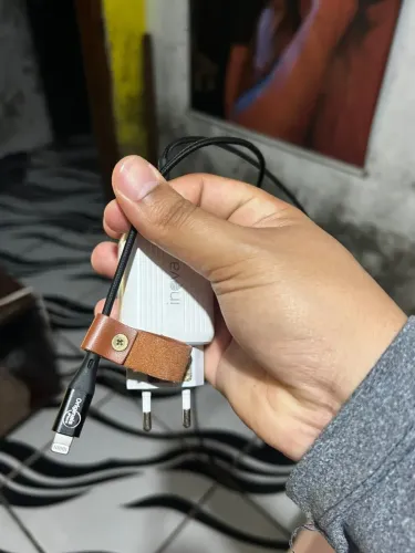 Vendo iPhone 14 128g bateria 85 e vem com dois carregador