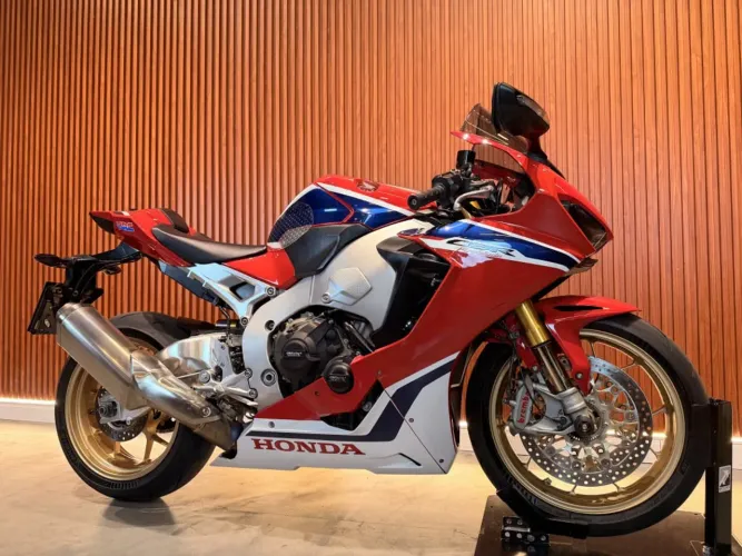 HONDA CBR 1000 RR Fireblade