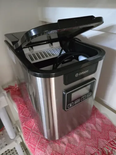 Máquina de fazer gelo