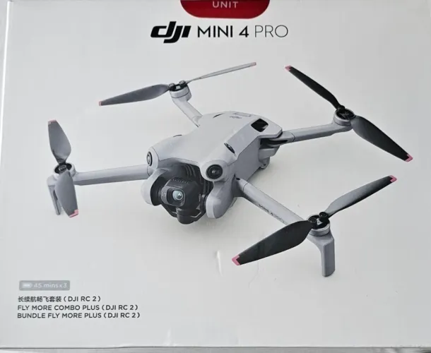 Drone DJI Mini 4 PRO Fly More Combo