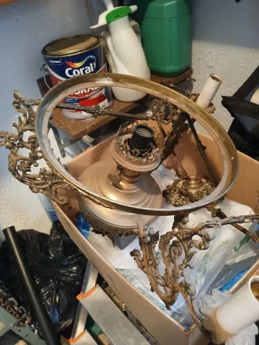 Lustre antigo de bronze