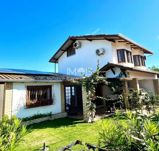Casa com 04 quartos e proxima da praia do Campeche em Florianópolis
