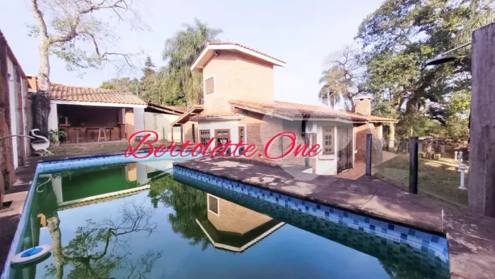 Casa Térrea para venda, 256m2, 3 quartos (2 suítes), Piscina, Gourmet. Doc 100% Roseira Ma