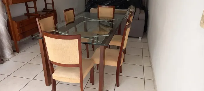 Mesa de jantar de vidro temperado