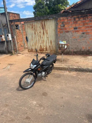 Moto a venda, documentada e em dias, no jeito de transferir!