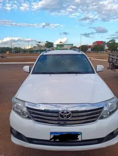 Toyota Hilux SW4 SR 4X2 2.7/ 2.7 Flex 16V Aut. 2015