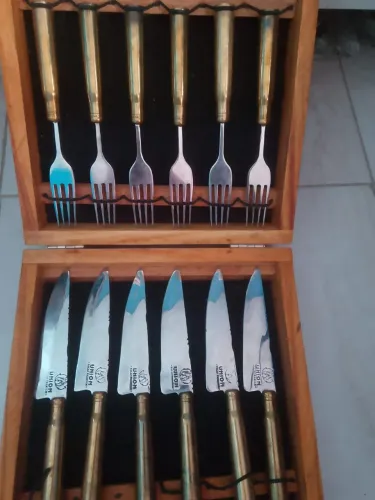 Vendo jogo de talheres pra churrasco todos feitos em cutelaria profissional