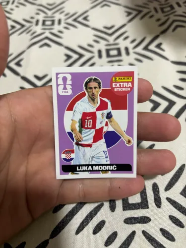 Luka Modric lilás 