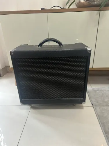Amp de guitarra Meteoro MGV 30 valvulado 