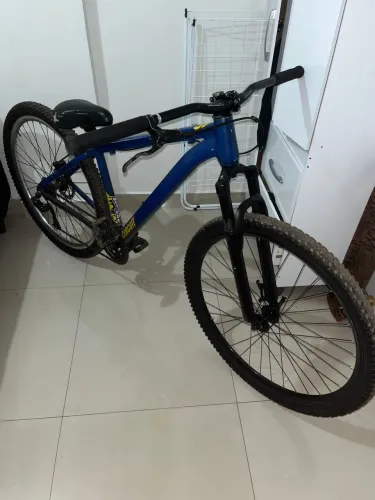 Bike aro 29 aceito troca em celular de preferência iPhone mais pego Android