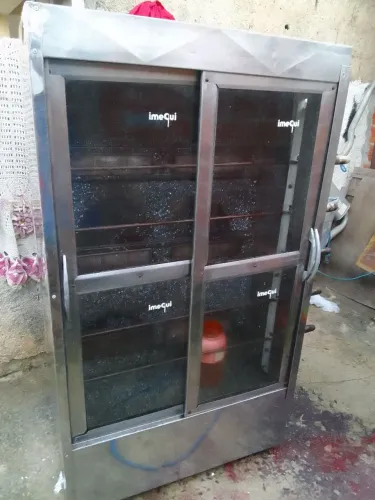 Máquina de assar frango 30frangos,funcionando perfeitamente mas precisa de uma revisão 