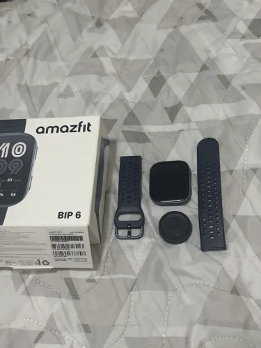 Relógio Amazfit Bip 6 azul e preto