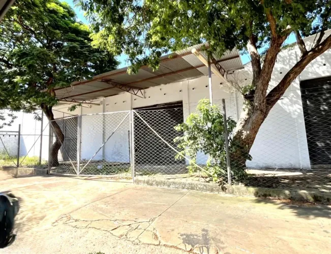 Galpão 8 - Rua Santos Dumont - Vila Santa