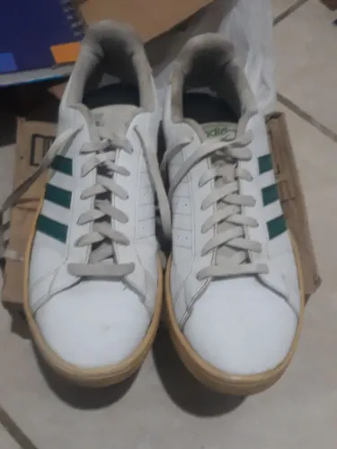 Tênis adidas 