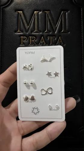 Vendo brincos de prata feminino