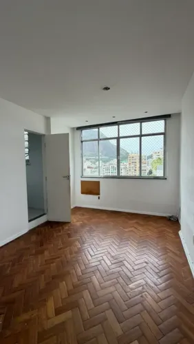 Conjugado de 30m² no Jardim Botânico Rua Arthur Ribeiro