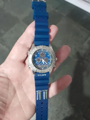 Vendo lindo relógio citizen  combo azul todo ok