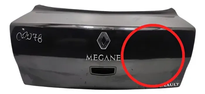 Tampa Traseira Megane 2004 2009 Detalhe 02078