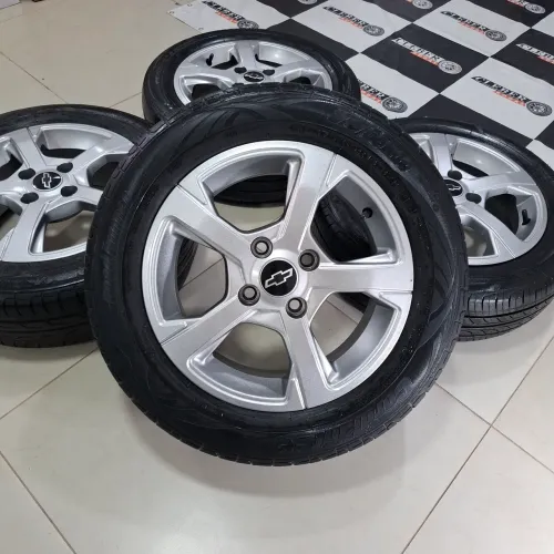 Rodas 14 onix com Pneus <br>