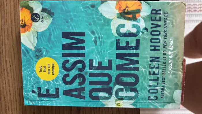 É Assim Que Começa - Colleen Hoover - Pouco Usado ?
