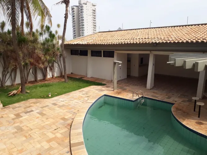 Casa residencial disponível para locação no bairro Morada da Colina em Uberlândia-MG