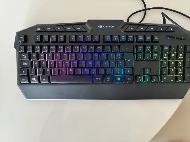 TECLADO C3TECH COM LED A FIO