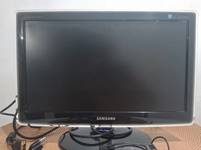 Monitor Samsung SyncMaster P2070