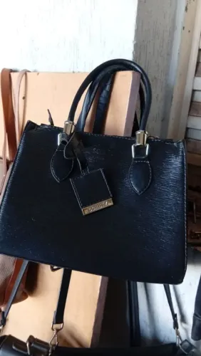 Bolsas excelentes os preços sao variados chama no watts
