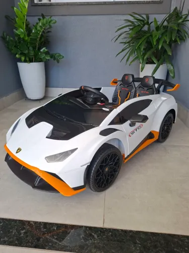 Carrinho Elétrico Infantil Lamborghini 12v com Bluetooth Farol e luzes 