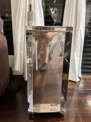 Vendo carrinho auxiliar para Cabelereiro Haisan