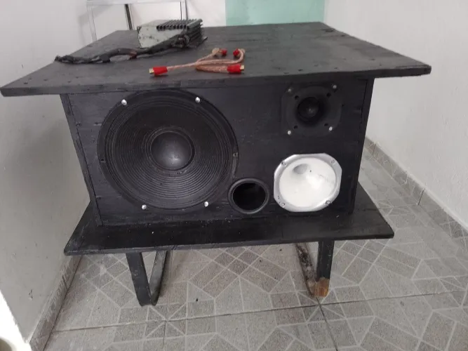 Caixa volante com capa