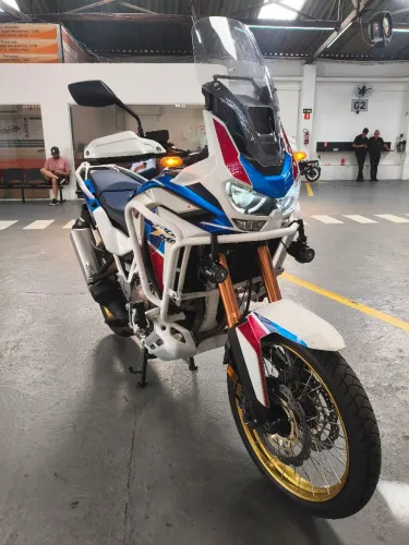 África Twin 1100 L Adventure Sports 2021 28.000 km apenas todas as revisões na Honda