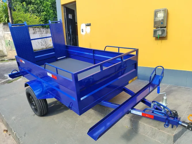 Reboque para cargas e quadriciclo e moto