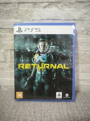 Death Strading para PS4 e Returnal pra PS5