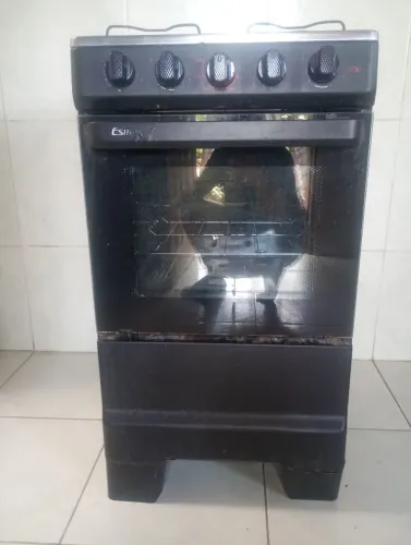 Fogão de quatro bocas