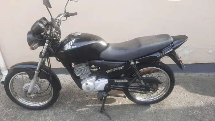 CG 150 - ANO 2004 - PRETA