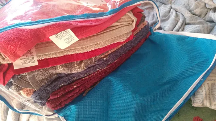 Vendo toalhas de várias cores 